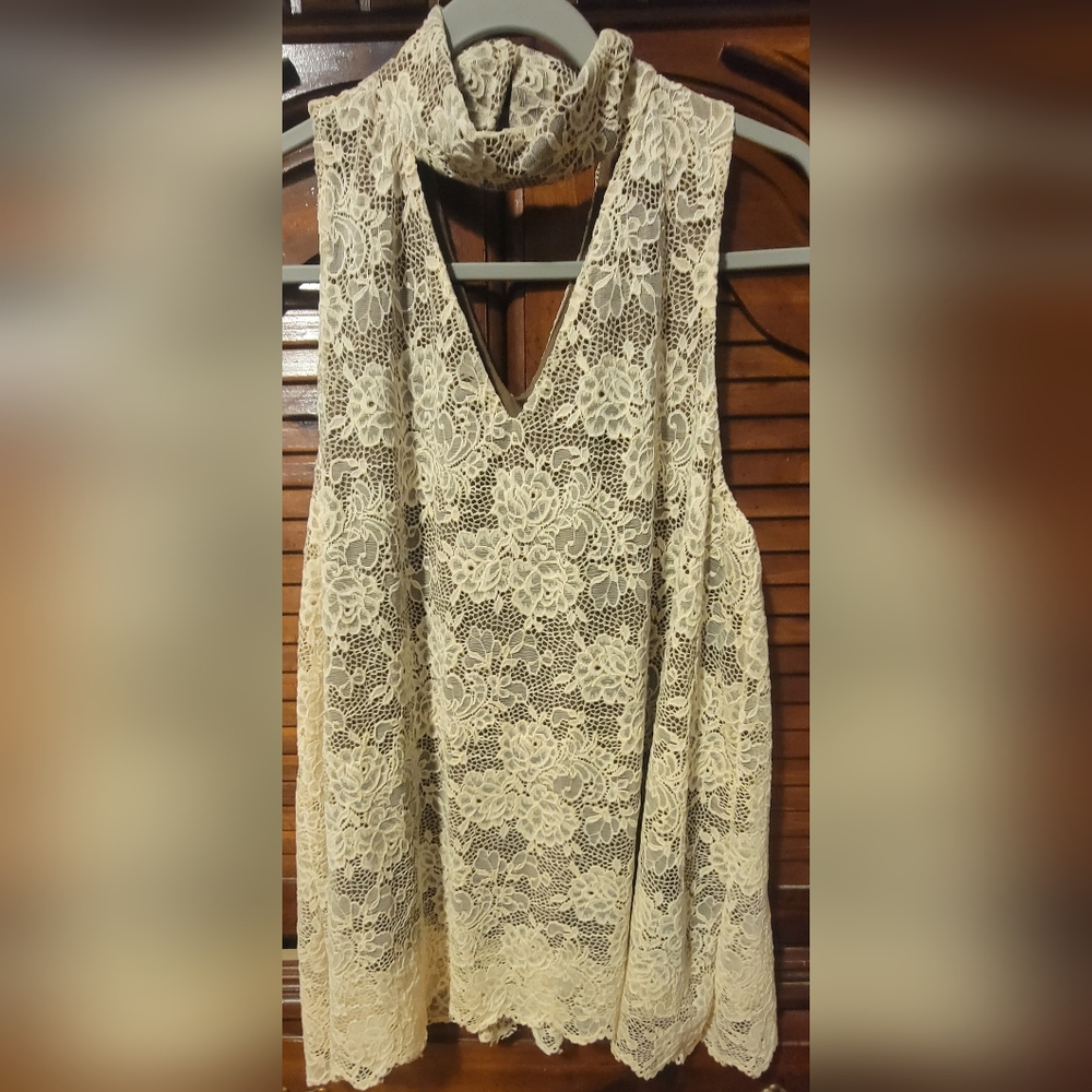 L&B Cream Lace Floral Peekaboo Front Sleeveless
